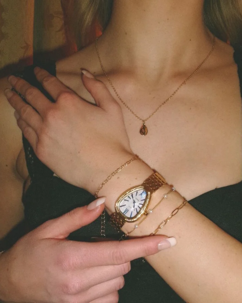 Aurelia – Teardrop design – Gold-toned watch-15233938030965-Mirella Fiore