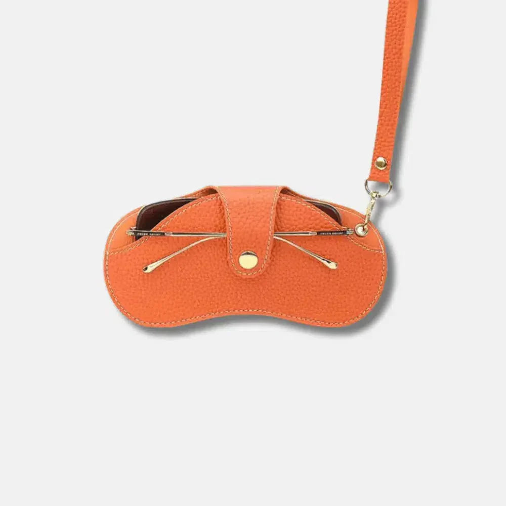 Case – Sleek compact design – Bag charm-15133606379893-Nancy & Mae Savannah