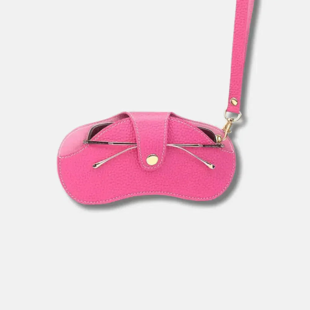 Case – Sleek compact design – Bag charm-15133606379893-Nancy & Mae Savannah