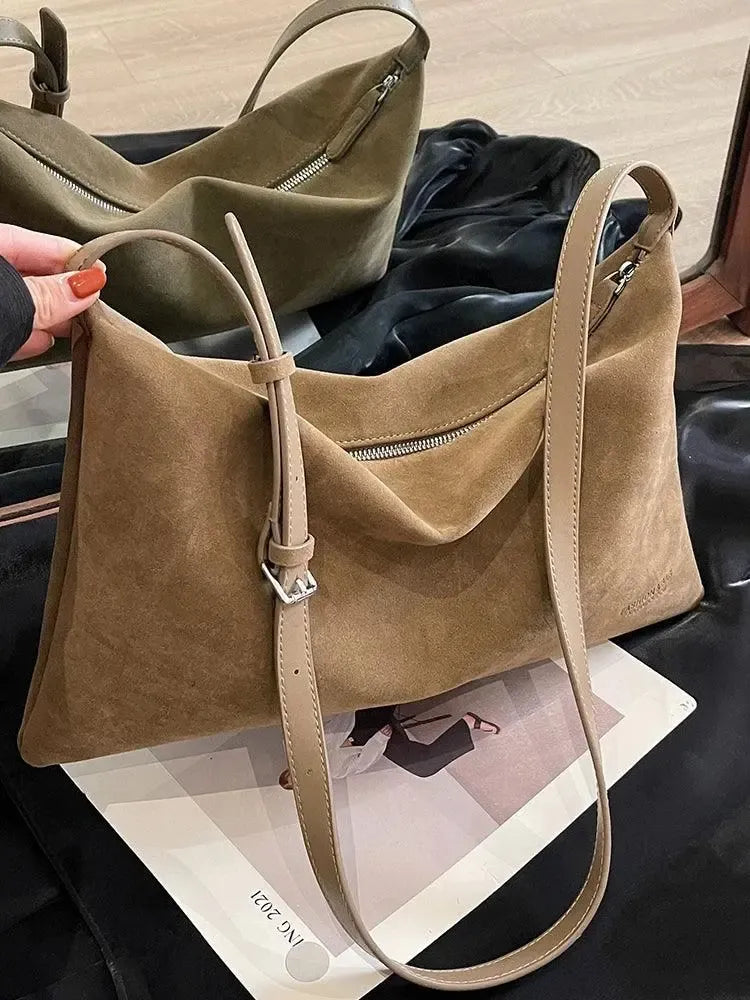 Claudia – Classic refined design – Suede crossbody-15133571776885-Mirella Fiore