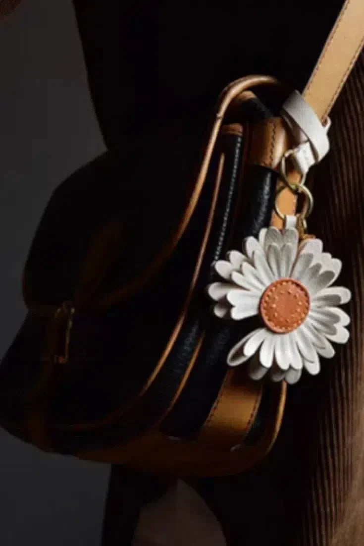 Daisy – Floral design – Bag charm-15133607428469-Mirella Fiore