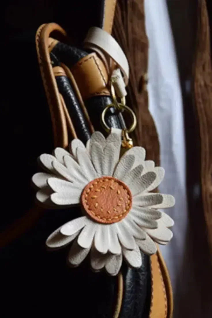 Daisy – Floral design – Bag charm-15133607428469-Mirella Fiore
