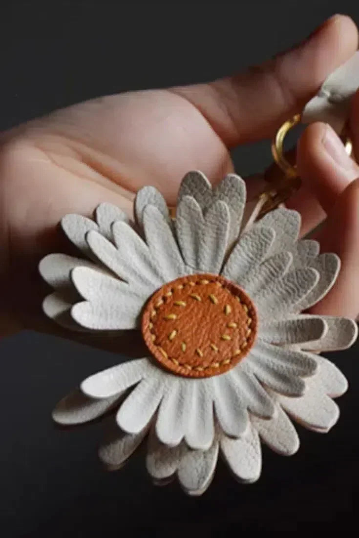 Daisy – Floral design – Bag charm-15133607428469-Mirella Fiore