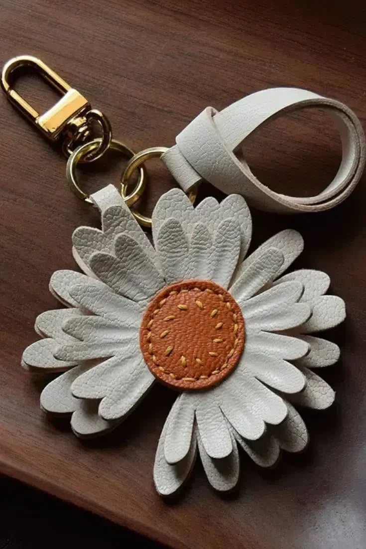 Daisy – Floral design – Bag charm-15133607428469-Mirella Fiore