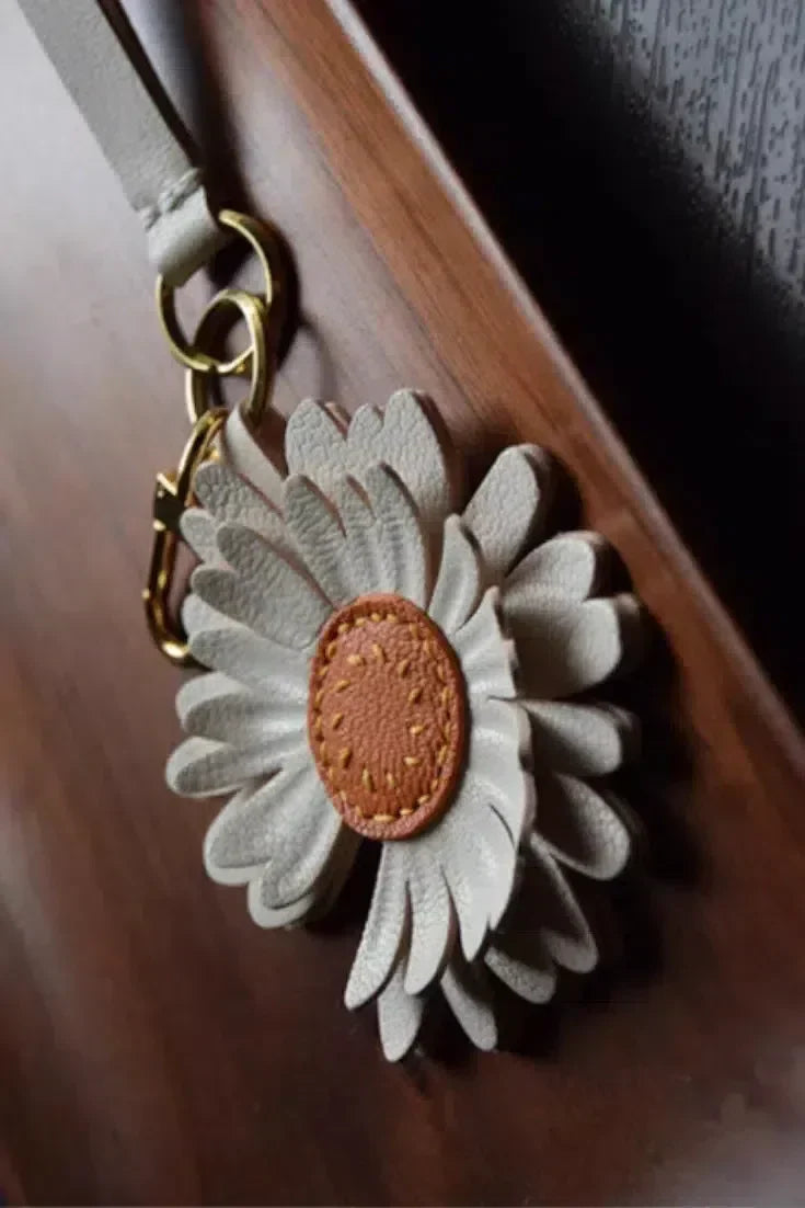 Daisy – Floral design – Bag charm-15133607428469-Mirella Fiore