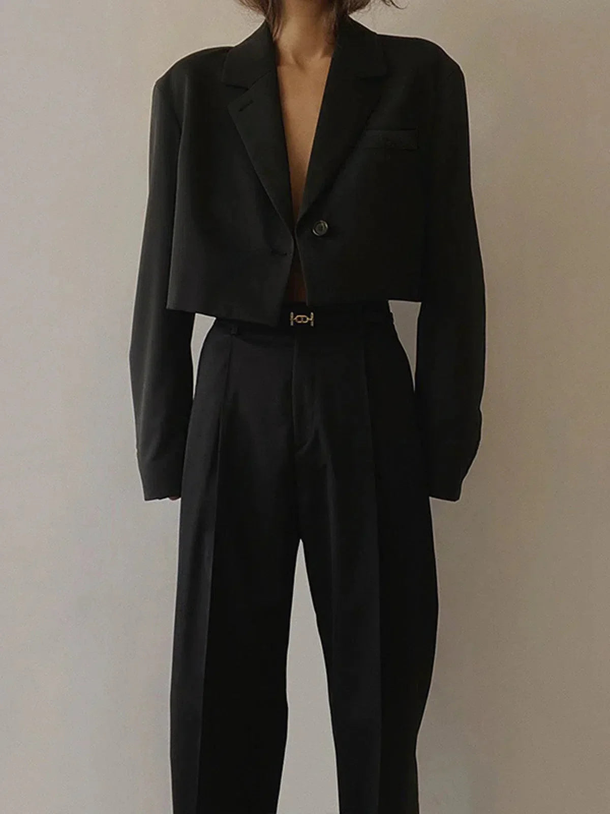 Domina – Chic cropped silhouette – Blazer-15134000972149-Mirella Fiore