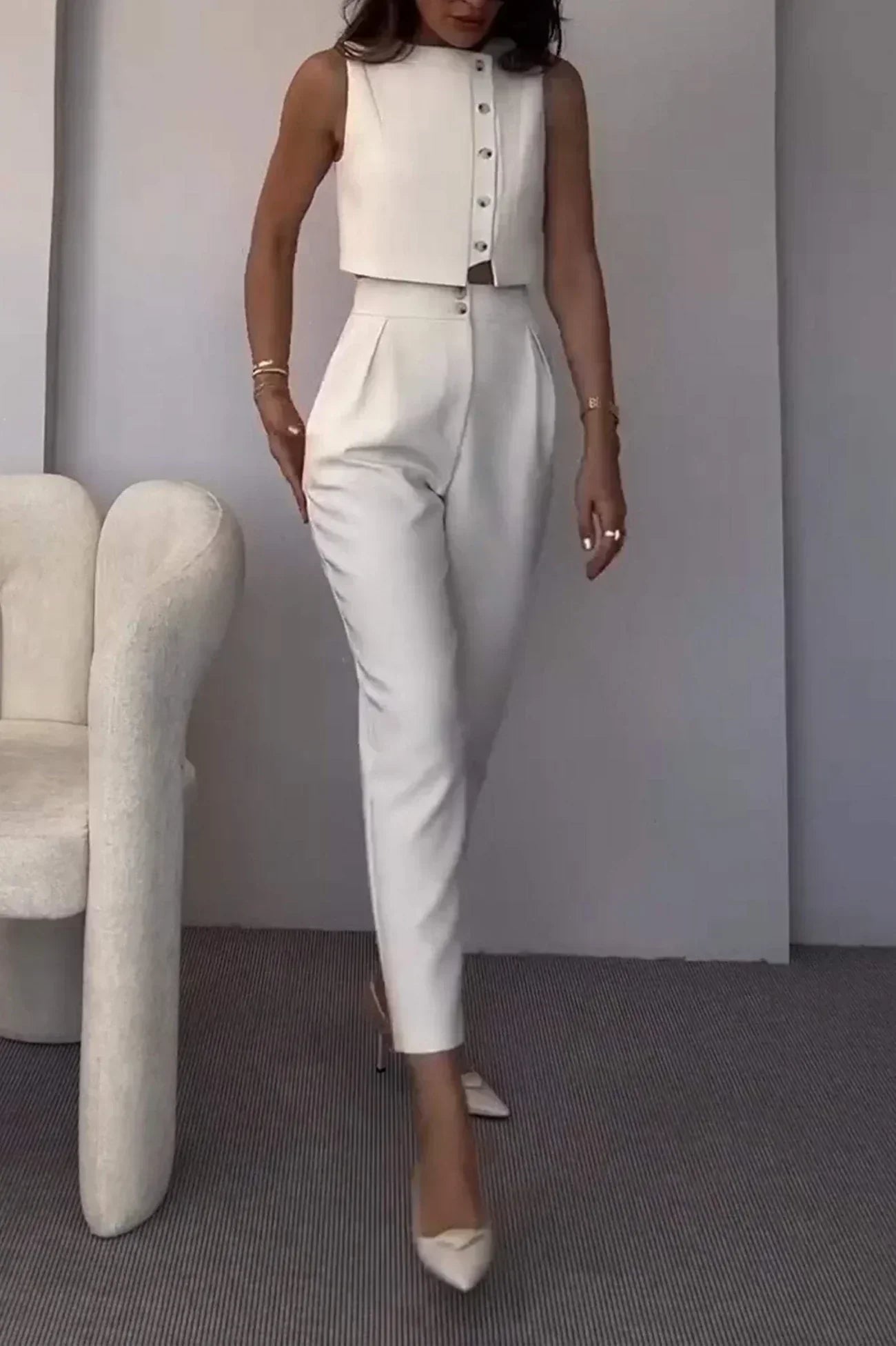 Émara – Tailored minimal – Cropped vest & tapered trousers set-15133851844981-Mirella Fiore