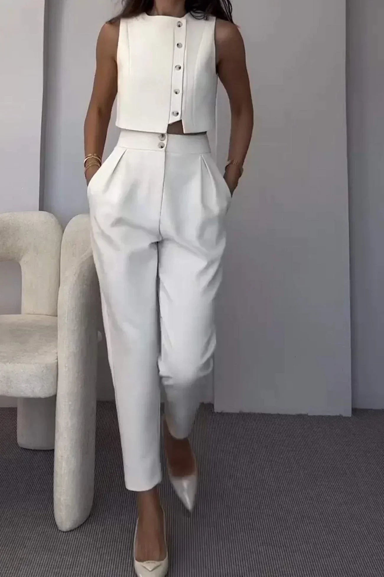 Émara – Tailored minimal – Cropped vest & tapered trousers set-15133851844981-Mirella Fiore