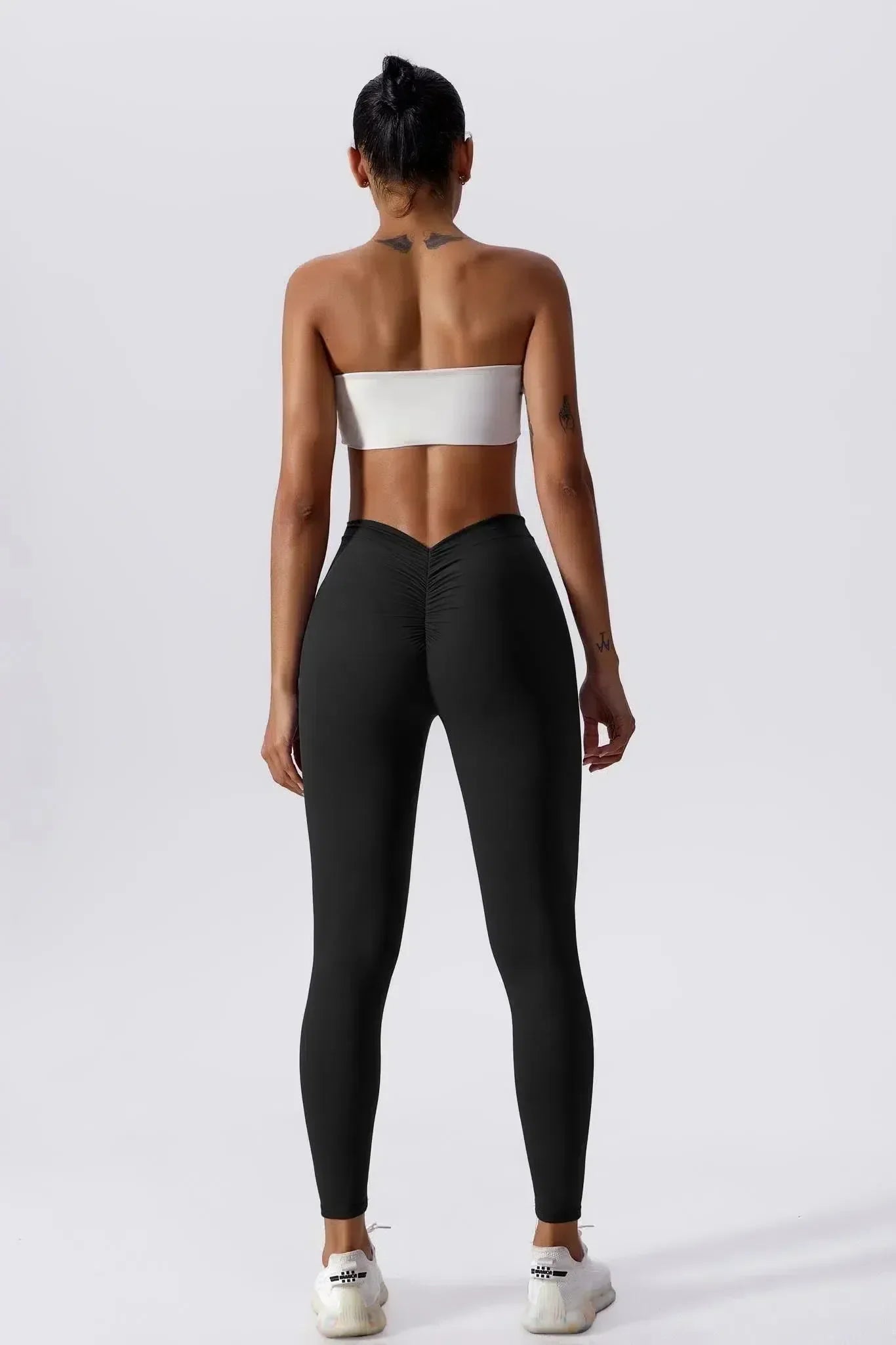 Fia – V-shaped waistband – Active leggings-15134060839285-Mirella Fiore