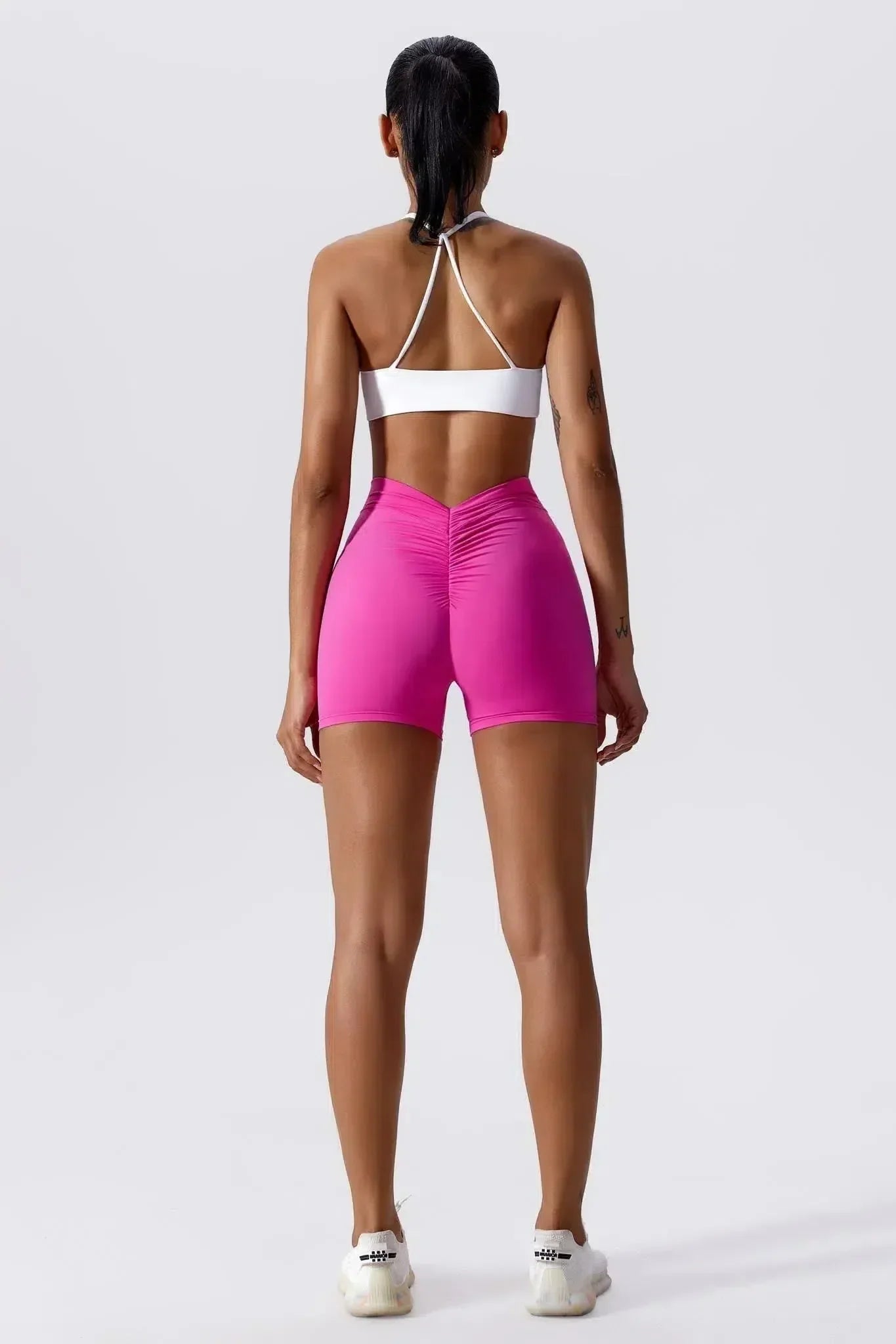 Leira – V-shaped waistband – Activewear shorts-15134052614517-Mirella Fiore