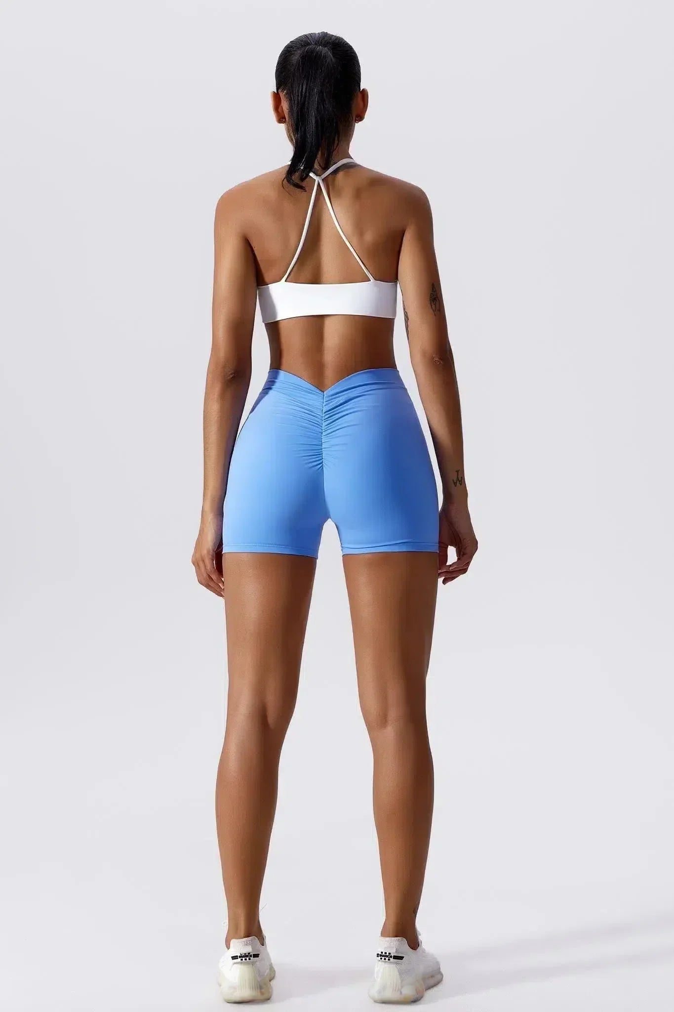 Leira – V-shaped waistband – Activewear shorts-15134052614517-Mirella Fiore