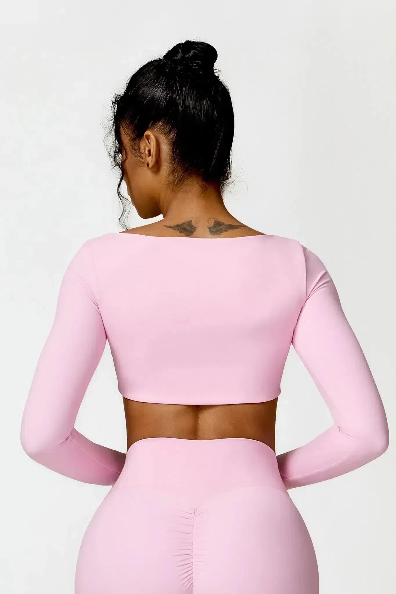 Niamh – U-neckline – Long-sleeve fitness crop top-15134027088245-Mirella Fiore