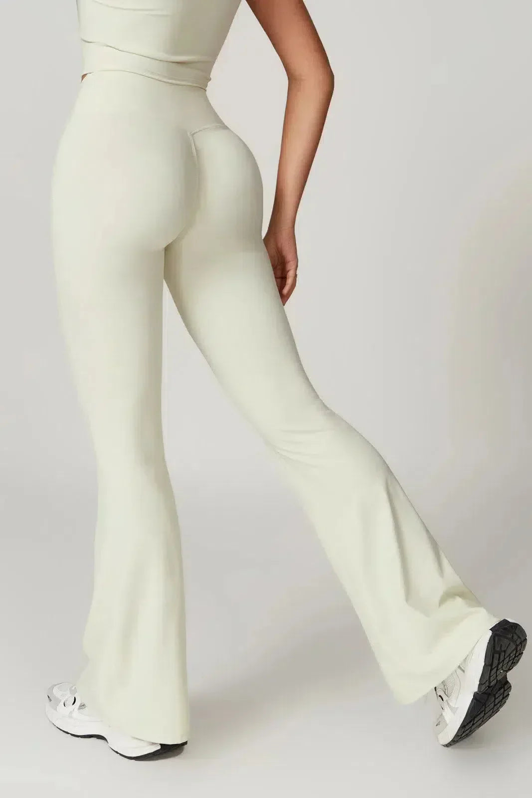 Palmira – U-neckline – Sports bra & flared leggings set-15133671457141-Mirella Fiore
